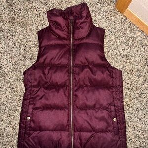 Old Navy Women's Burgundy Puffer Vest